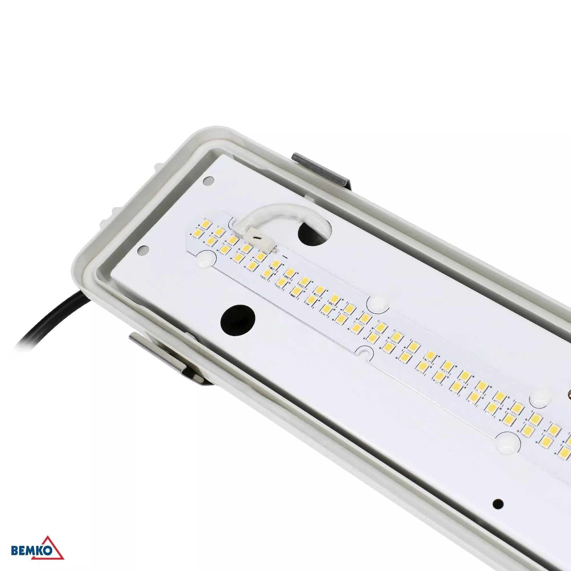 Oprawa hermetyczna LED Arkos 3 120 cm 60W 4000K 10500lm IP66 C17-HLC3-120A-60B-840B-2B Bemko
