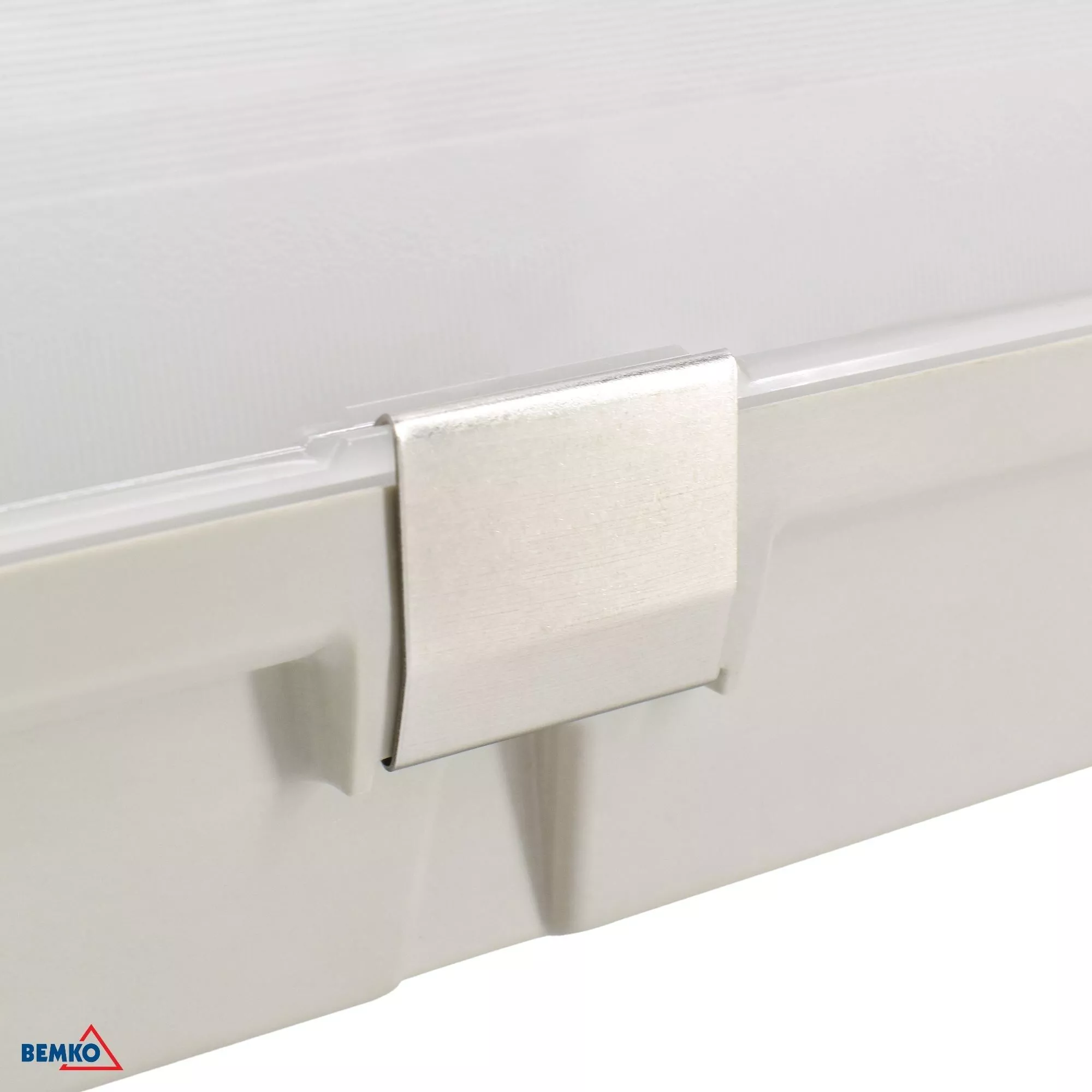Oprawa hermetyczna LED Arkos 3 120 cm 60W 4000K 10500lm IP66 C17-HLC3-120A-60B-840B-2B Bemko