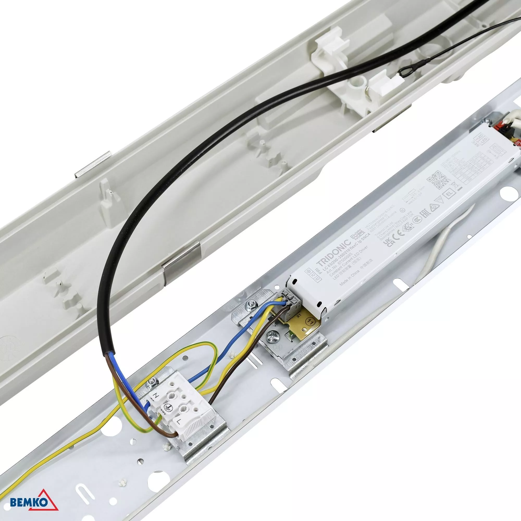 Oprawa hermetyczna LED Arkos 3 120 cm 60W 4000K 10500lm IP66 C17-HLC3-120A-60B-840B-2B Bemko
