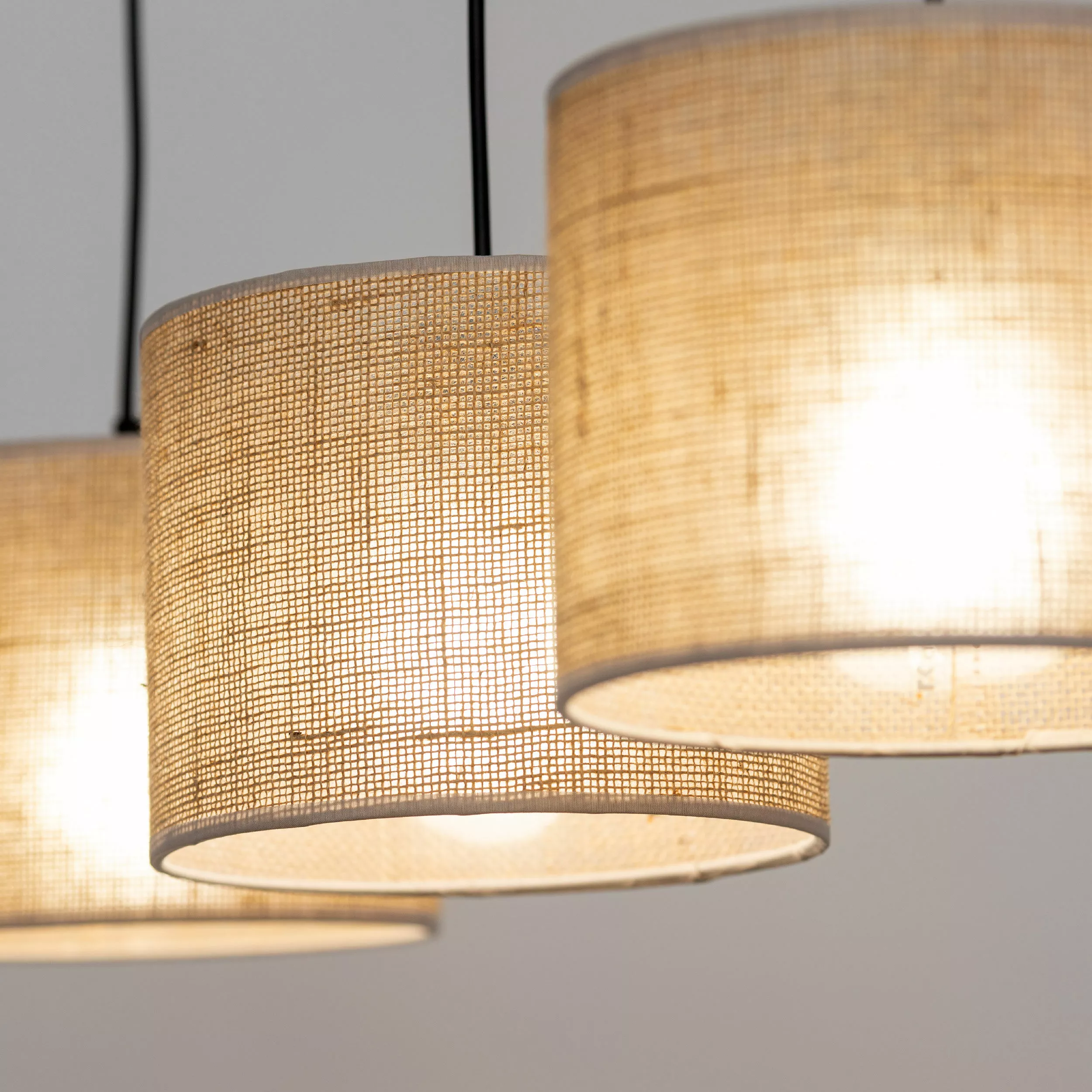JUTA LAMPA WISZĄCA 3 PŁ LISTWA